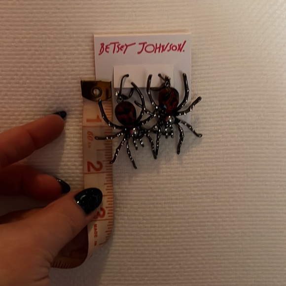 NWT Betsey Johnson,red/black spider earrings great for Halloween - Picture 12 of 12
